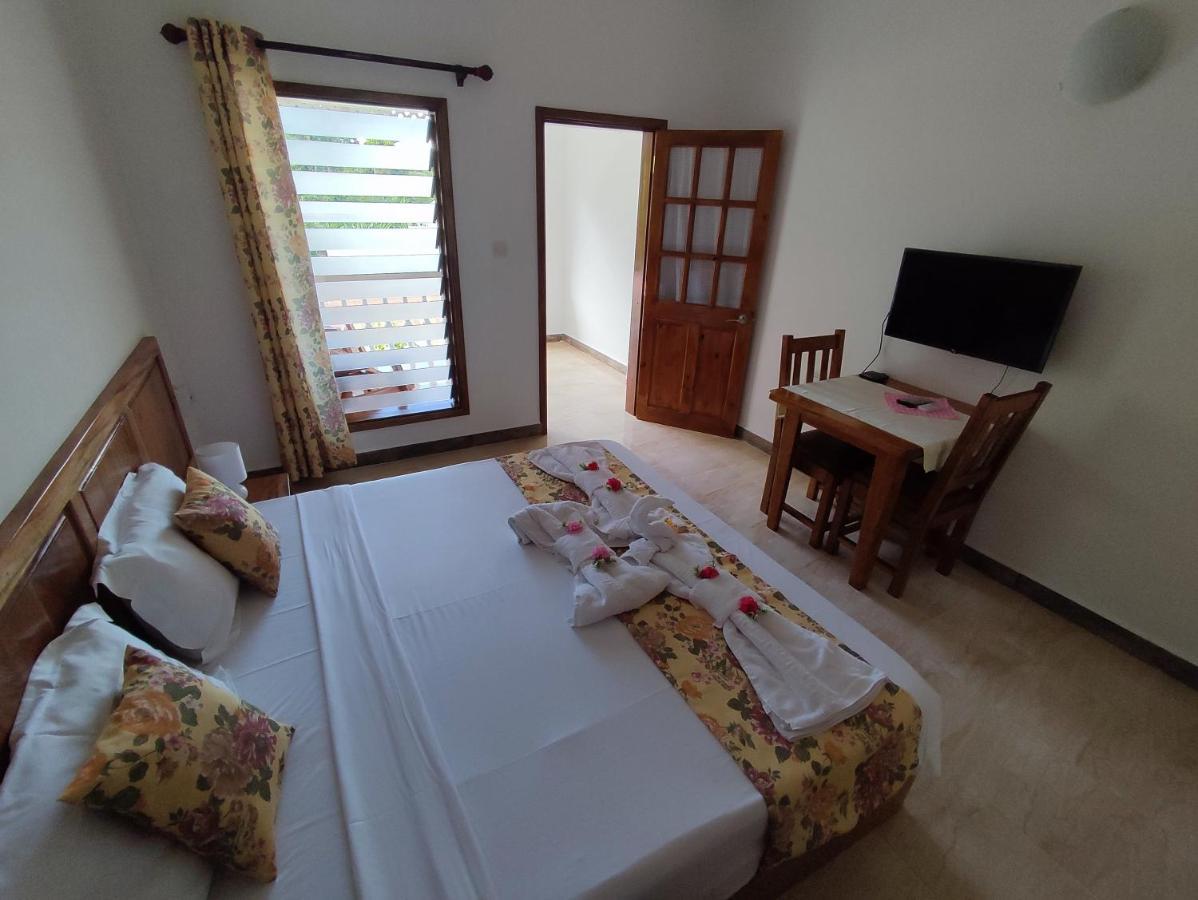 La Residence D'Almee Guesthouse Baie Sainte Anne Bagian luar foto