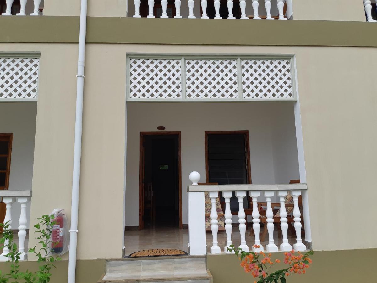 La Residence D'Almee Guesthouse Baie Sainte Anne Bagian luar foto