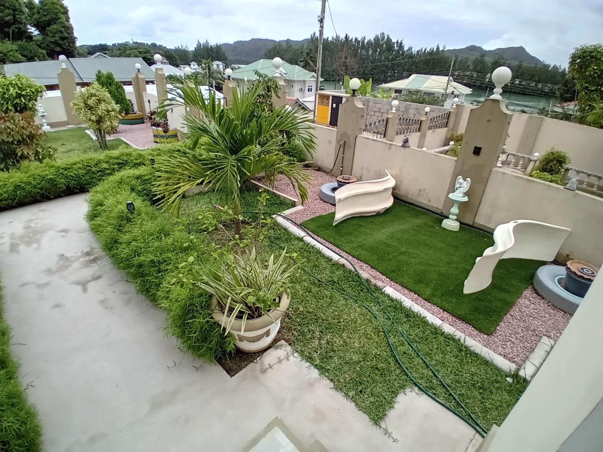 La Residence D'Almee Guesthouse Baie Sainte Anne Bagian luar foto